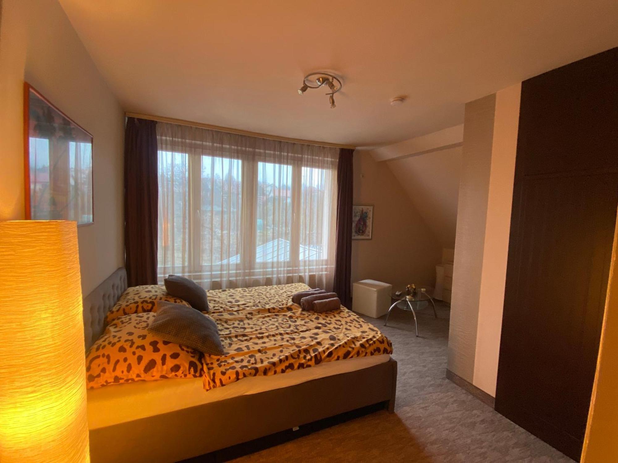 Garden Spa Resort Budapest Exteriör bild